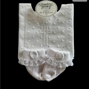 NWT Stephan Girls Embroidered Christening Bib & Socks